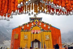 हर हर महादेव .... शीतकाल के लिए बंद हुए बाबा केदारनाथ के कपाट, सीएम धामी ने पंचमुखी डोली को करवाया प्रस्थान  