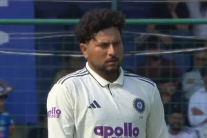 IND vs WI Test Match:  कुलदीप की बोलिंग से वेस्टइंडीज के मिडिल आर्डर में तहलका, 217 के स्कोर पर 8 विकेट चटकाये