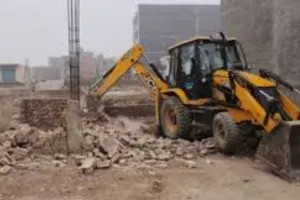 अलीगढ़ में चला बुलडोजर... जवां में हुई वारदात, युवक की हत्या के बाद लोगों ने की थी कार्रवाई की मांग