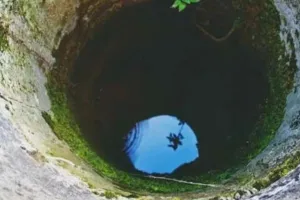 सीतापुर में पिता ने 11 साल की बेटी को डराने के लिए कुएं में लटकाया, शराब के नशे में छूटा हाथ...हुई मौत 