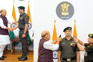 लेफ्टिनेंट कर्नल की रैंक से सम्मानित हुए नीरज चोपड़ा, रक्षामंत्री राजनाथ सिंह और COAS जनरल उपेंद्र द्विवेदी ने दी उपाधि