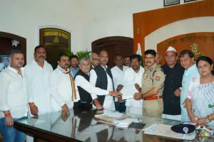  कानपुर में कचेहरी की बहुमंजिली इमारत से स्टेनो ने लगाईं छलांग...मौत, मां और नाना का आरोप, प्रताड़ना के कारण आत्महत्या  