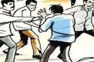 देवरिया में पारिवारिक विवाद के चलते मारपीट, भाई भतीजियों पर हमला ; केस दर्ज