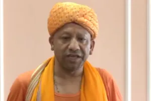  'नारी शक्ति के बगैर सृष्टि की कल्पना नहीं', पावन महानवमी पर कन्या पूजन कर बोले CM योगी