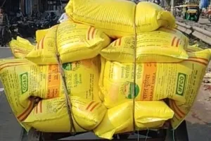  संतकबीरनगर में खाद वितरण में धांधली का मामला: नाराज किसानों ने लगाया जाम, वितरण में बताया भारी गड़बड़ी 