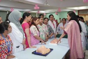 स्तन कैंसर से बचाव के लिए कराएं स्क्रीनिंग, लक्षण महसूस होते ही लेनी चाहिए डॉक्टर की सलाह 