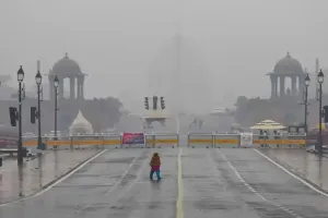 'खराब' श्रेणी में AQI'... दिल्ली में न्यूनतम तापमान 20.6 डिग्री सेल्सियस, इन इलाकों में सांस लेना हुआ दूभर 