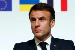 48 घंटे में नए PM के नाम का ऐलान ...फ्रांस में गहराते राजनीतिक संकट के बीच मैक्रों करेंगे घोषणा 