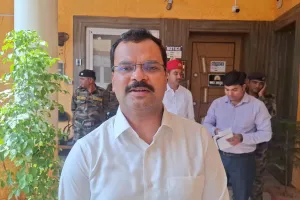 कानपुर: जीन्स-टीशर्ट और चप्पल पहनकर कार्यालय नहीं आ सकेंगे नगर निगम कर्मचारी, बैठक कर नगर आयुक्त ने दिए निर्देश