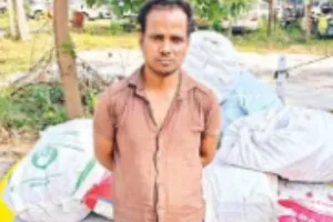 दिवाली से पहले पुलिस का बड़ा एक्शन: बिना लाइसेंस के किया अवैध पटाखों का भंडारण, 12 कुंतल बरामद