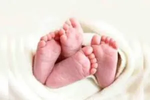 लखनऊ :  स्टेशन पर महिला ने जुड़वां बच्चों को दिया जन्म, हेल्पलाइन 139 पर सूचना मिलते ही तैयार थी टीम