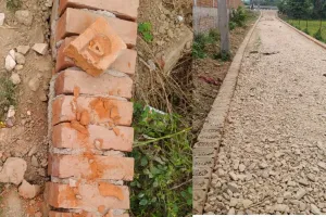 बाराबंकी : पीली ईंटों से हो रहा सीसी सड़क निर्माण, गुणवत्ता पर उठे सवाल, गांव वालों ने जताई नाराजगी