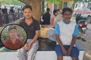 Rampur : मिलक में डिवाइडर से टकराई बाइक, किशोर की मौत