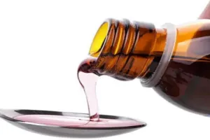 जौनपुर में कोडीन सिरप का अवैध कारोबार, 12 मेडिकल स्टोर संचालकों और दो अन्य पर मामला दर्ज 