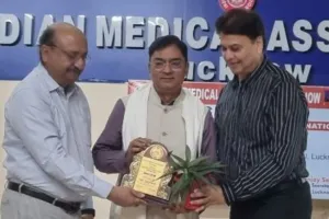 लखनऊ : खांसी में कौन सी सिरप देना सही, डॉ. सूर्यकांत ने दी सलाह