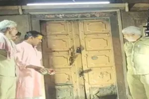 धनतेरस पर खुला...54 साल से बंद बांके बिहारी का खजाना, जानें पूरी कहानी