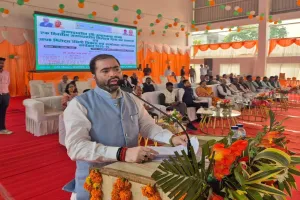 बाराबंकी : मंत्री सतीश शर्मा बोले किसान हित में नीतियां बना रही सरकार