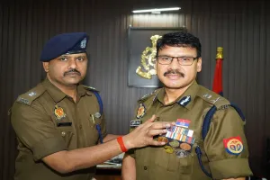 Police Flag Day : सबसे पहले UP पुलिस को मिला था शौर्य का प्रतीक झंडा, पहले प्रधानमंत्री जवाहरलाल नेहरू ने  किया था प्रदान