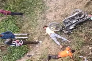 बाराबंकी : पुलिया से टकराई बाइक, दो दोस्तों की मौत
