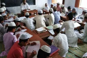 मदरसा बोर्ड में फर्जी अंकपत्र मामले में पूर्व रजिस्ट्रार की भूमिका, मंडलायुक्त बस्ती की जांच में हुआ खुलासा, शासन को भेजी रिपोर्ट