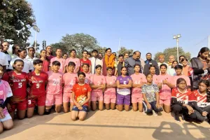 गोरखपुर : रवि किशन शुक्ला ने किया सांसद खेल महोत्सव 2025 का भव्य शुभारंभ 