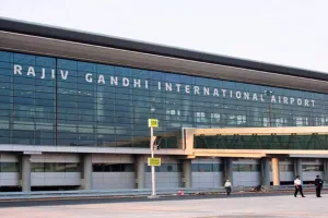 हैदराबाद : विमान में एयरहोस्टेस से दुर्व्यवहार के आरोप में यात्री गिरफ्तार