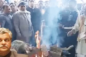 कानपुर : पूर्व केंद्रीय मंत्री श्रीप्रकाश पंचतत्व में विलीन, भैरव घाट पर हुआ अंतिम संस्कार