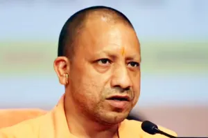 अब UP में नहीं बचेगा एक भी घुसपैठिया : एक्शन में मुख्यमंत्री योगी, कहा- घुसपैठियों को पकड़ कर डिटेंशन सेंटर में रखो