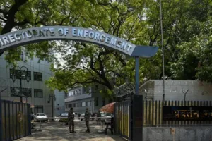 ED ने UP समेत 10 राज्यों में एक साथ की छापेमारी, मेडिकल कॉलेजों की जांच के केस में बड़ा एक्शन