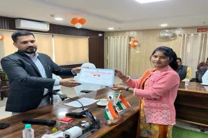 बाराबंकी : एसआईआर में उत्कृष्ट प्रदर्शन पर 74 बीएलओ सम्मानित, बोले- अभी सटीक मिलान कर लेंगे तो आगे बचेगा समय