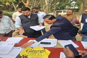 बाराबंकी : रविवार को भी एसआईआर का कार्य रहेगा जारी, डीएम ने केसरगंज के बूथों का किया निरीक्षण