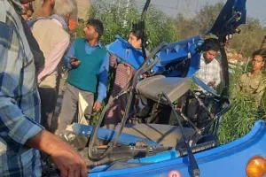 Moradabad : NH पर काल बनकर दौड़ी रोडवेज बस, ऑटो सवार परिवार के छह लोगों की मौत