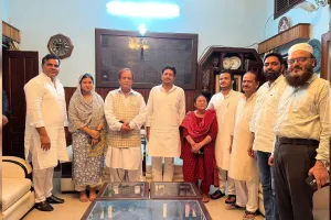 UP: आजम खां से मिलने पहुंची इकरा हसन...बताए पारिवारिक संबंध