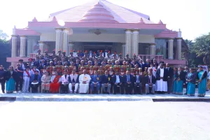 Bareilly : स्कूली दिनों को याद कर भावुक हुए अजय भनोट, बिशप कॉनराड स्कूल का किया दौरा