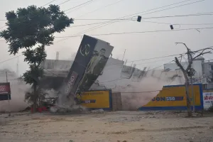 Bareilly: हाई रिस्क सूची में था आरिफ का कब्जा, कई बरातघर भी रडार पर