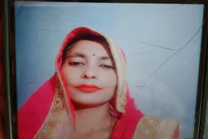 कानपुर : फंदे से लटकता मिला महिला का शव, मायकेवालों ने कहा- पति ने केबिल से पीटकर फंदे से लटकाया 