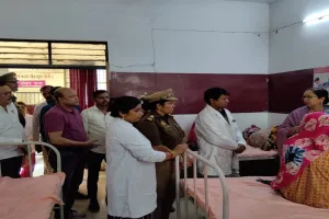 बाराबंकी : राज्य महिला आयोग की सदस्य, CHC देवा, आंगनबाड़ी केंद्र व कोतवाली का किया निरीक्षण, कैंटीन व्यवस्था पर जताई नाराजगी