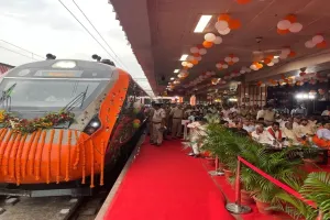 वंदे भारत ट्रेन के संचालन पर वाराणसी की महिलाओं ने जताई खुशी, प्रधानमंत्री को कहा धन्यवाद 