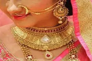 कानपुर : दादी-नानी के जमाने के गहनों का जमाना गया... अब बेहद हल्के-डिजाइनर आभूषणों का चलन