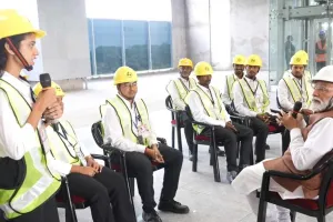 Bullet Train Project : पीएम मोदी ने बुलेट ट्रेन प्रोजेक्ट का लिया जायजा, इंजीनियरों और कर्मचारियों से जानें उनके अनुभव