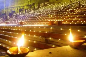 Dev Diwali : देव दीपावली पर जगमग हुई काशी, आस्था और संस्कृति से सराबोर हुए श्रद्धालु