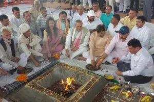 गन्ना मंत्री ने की नये पेराई सत्र की शुरुआत, कहा- योगी सरकार ने खत्म किए प्रदेश के दो कलंक, गन्ना माफिया और घटतौली 