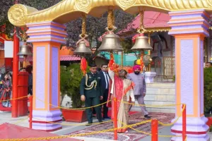 कैंची धाम पहुंची राष्ट्रपति मुर्मू : बाबा नीम करोली महाराज के किए दर्शन, मां नयना देवी मंदिर में की पूजा-अर्चना 