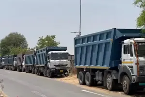 UP : 13 दिन में एआरटीओ ने 31 डंपर किए सीज...HSRP नहीं होने पर 35 का चालान