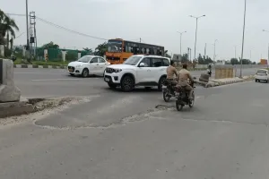 Amroha: हाईवे पर 17 खुले कट दे रहे हादसों को न्योता...लोगों की जा रही जान