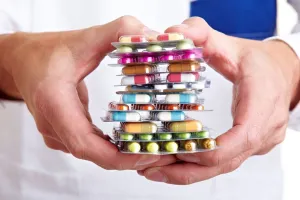 नकली दवा का खेल : कमिश्नर ने लिया संज्ञान तो दौड़ी ड्रग विभाग की टीम