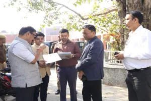 Bareilly : डुप्लीकेट प्रविष्टियों के सत्यापन और बीएलओ कार्य की प्रगति पर दें ध्यान