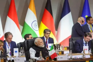 G20 Summit 2025 : जी 20 सम्मेलन में बोले PM मोदी- वैश्विक आर्थिक विकास के मानकों को बदलने की जरूरत 
