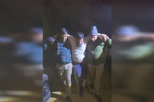 Rampur: पुलिस मुठभेड़ में गोकशी के दो आरोपी गिरफ्तार, तीन हुए फरार