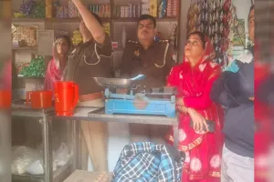 Moradabad: पाजेब खरीदकर लौट रहीं महिलाओं से बाइक सवार बदमाश ने बैग लूटा